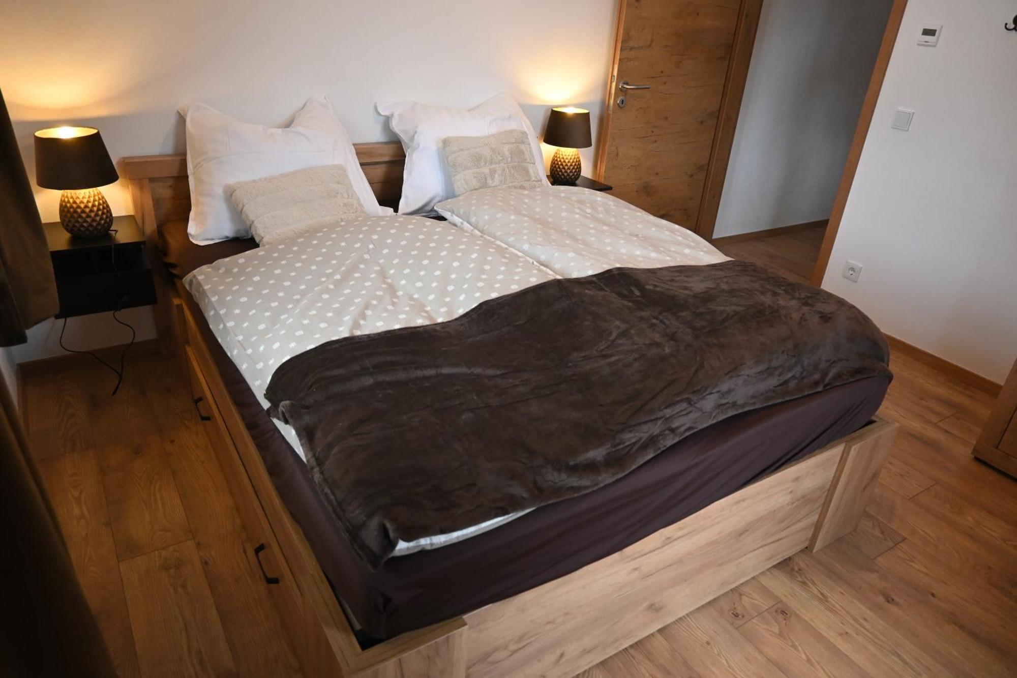 נידראו Nicky Apartments And Studios מראה חיצוני תמונה